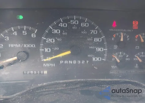 1998 GMC Sierra 1500 Sl Wideside z USA, uszkodzony, nr VIN 2GTEK19R6W1511460